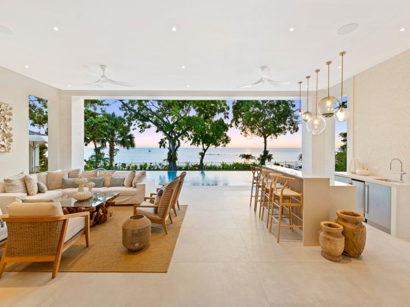 One Beachlands - Beachfront , 