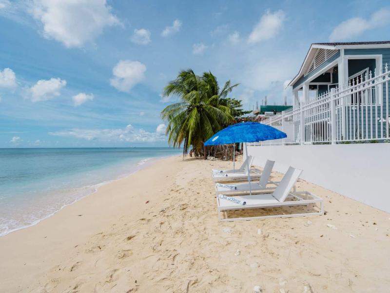 Sea Breeze Beach Villa , Beachfront villas Barbados , Fitts Village , St James , West Coast Barbados 