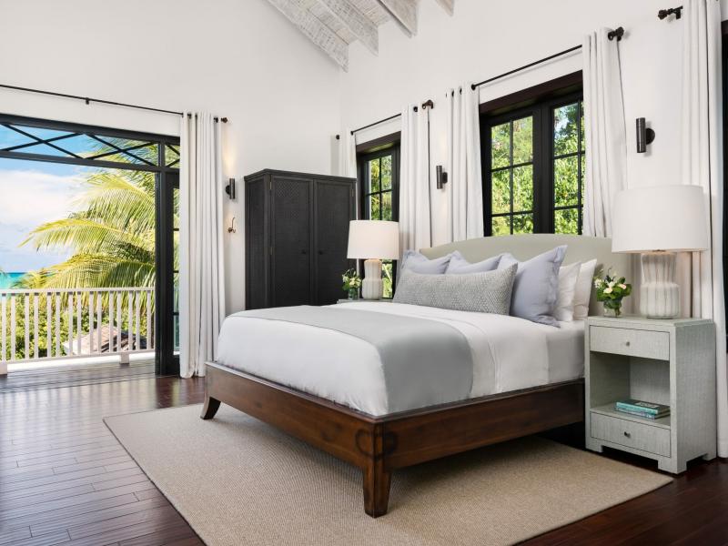 Saving Grace , Grace Bay 