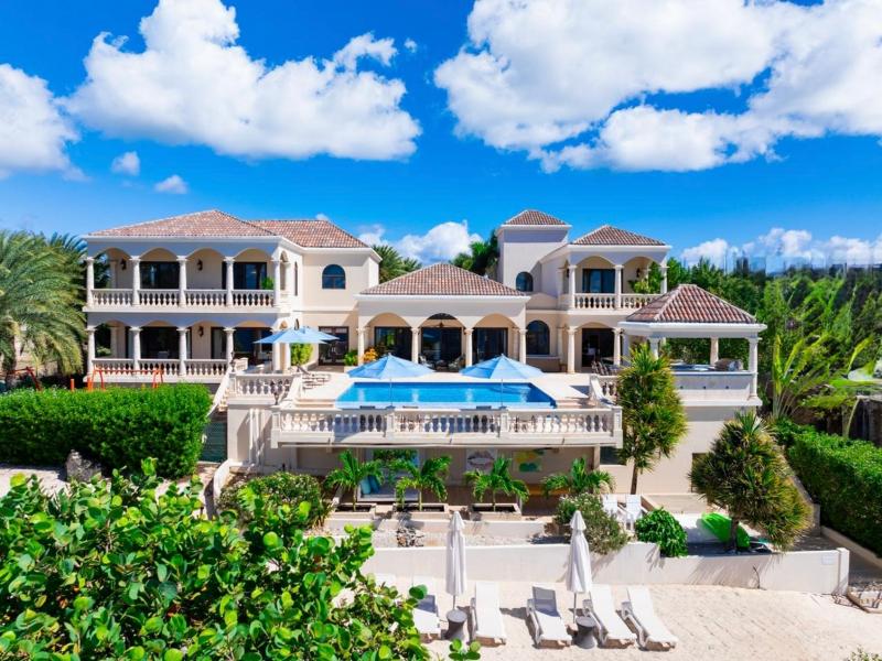 Villa Sandcastle , Lime Stone Bay 