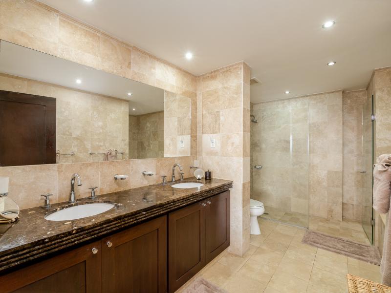 Coral Cove 5 - Shutters , Beachfront villas Barbados , Coral Cove , Paynes Bay , St James , West Coast Barbados 