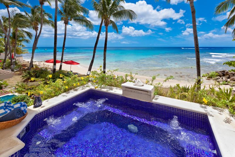 Reeds House 10 - Beachfront Reeds House 10 - Beachfront