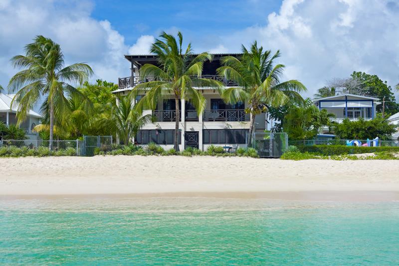 Crowsnest Villa- Beachfront Crowsnest Villa- Beachfront