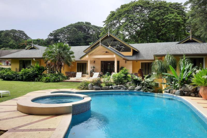 Mandeville Mandeville