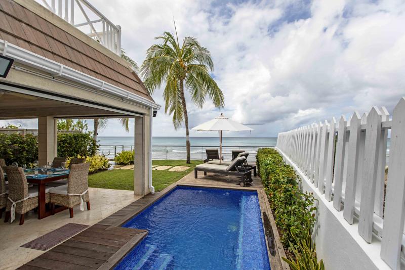 Radwood 2 - Beachfront Radwood 2 - Beachfront